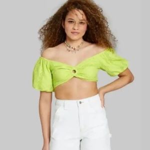 0018NWT Puff Sleeve Top